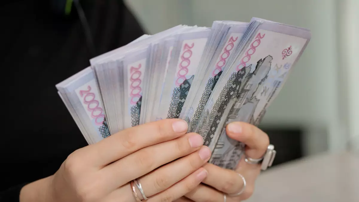 Миллионға жуық жалақы: Қаңтарда кімдердің табысы ең жоғары болды?