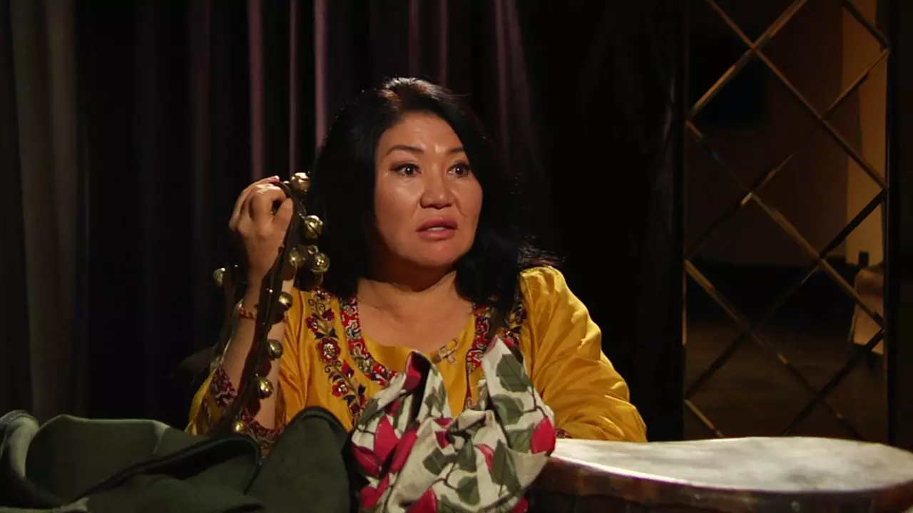 "Тексіз, ұры президент болса бәрін сатып, халқын сатып, қайыршы қылып жібереді". Бақсы Қазақстанды қандай адам басқару керек екенін айтты (ВИДЕО)