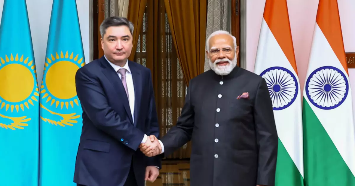 Олжас Бектенов Үндістан премьер-министрімен келіссөздер жүргізді 