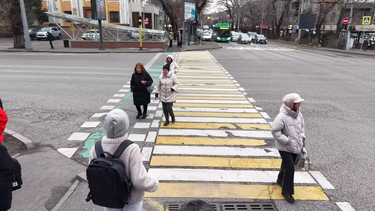 Полиция жүргізушілер мен жаяу жүргіншілерге ескерту жасады