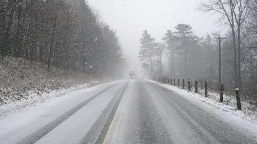 В четырех регионах Казахстана закрыли дороги
