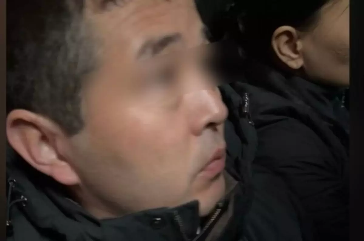 Шымкентте ер адам автобуста жасөспірім қыздың денесіне қол жүгірткен