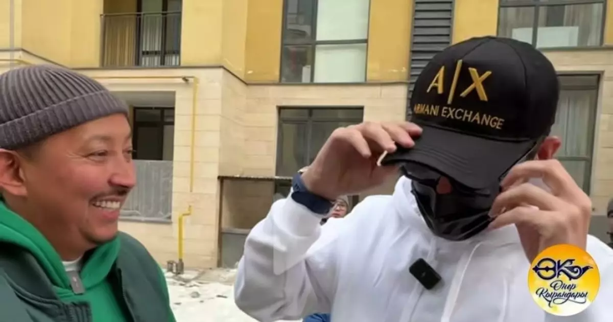  «Маскадағы жігіттің кім екені белгілі болды»: Мадияр Серікбай көрермендерге пранк жасады 