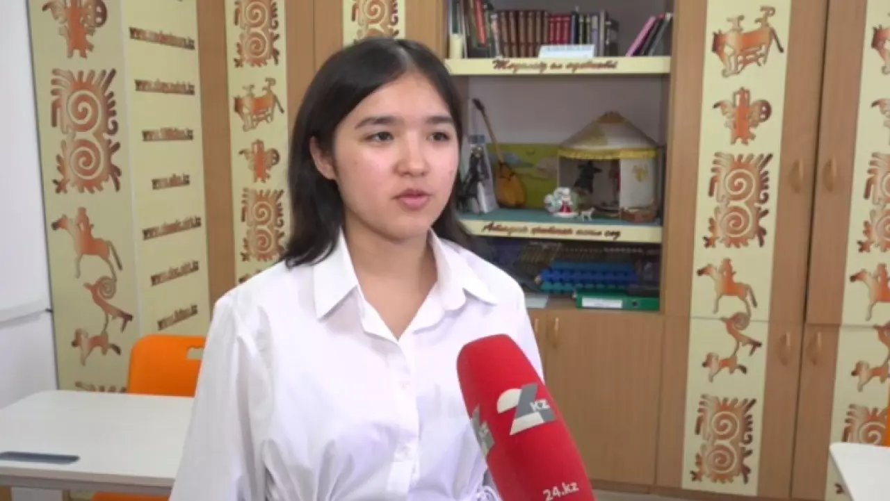 Павлодарская школьница свободно говорит на 10 языках