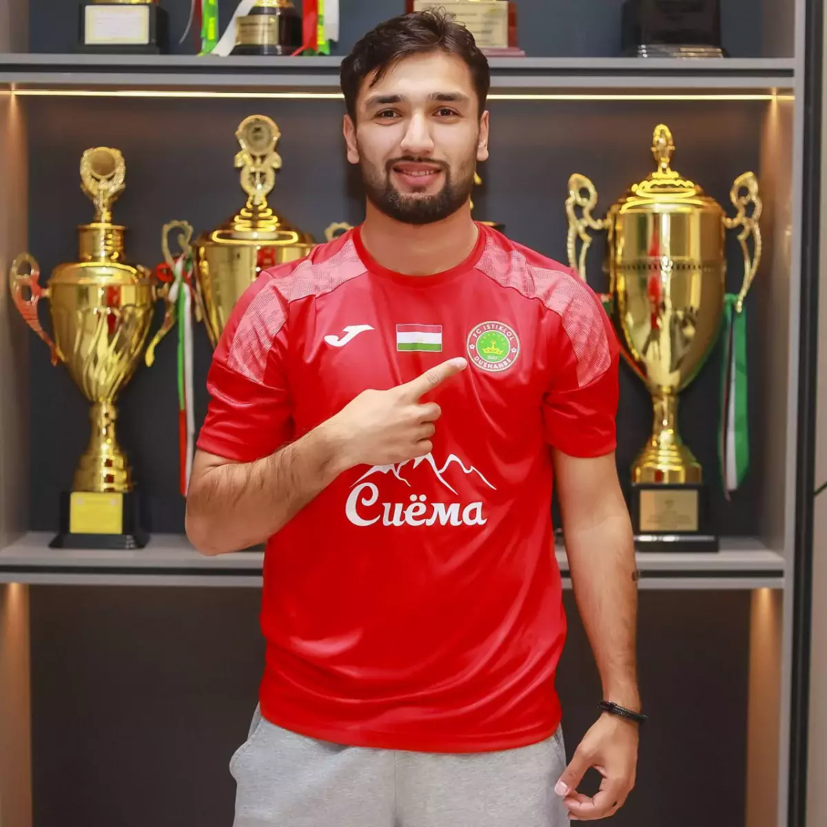 Тәжікстандық Месси өз отанына қайтып оралды