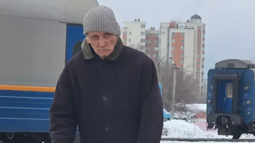 Ночевал на вокзале, боялся просить помощи у своих детей: в Актобе спасли мужчину