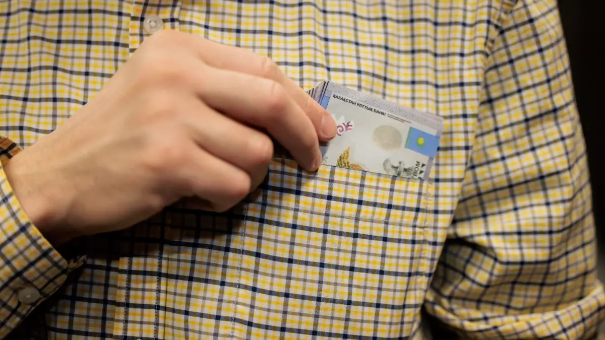 Тіркеуден өтіп, ұшаққа кіре алмаған жолаушы 500 мың теңге өндіріп алды