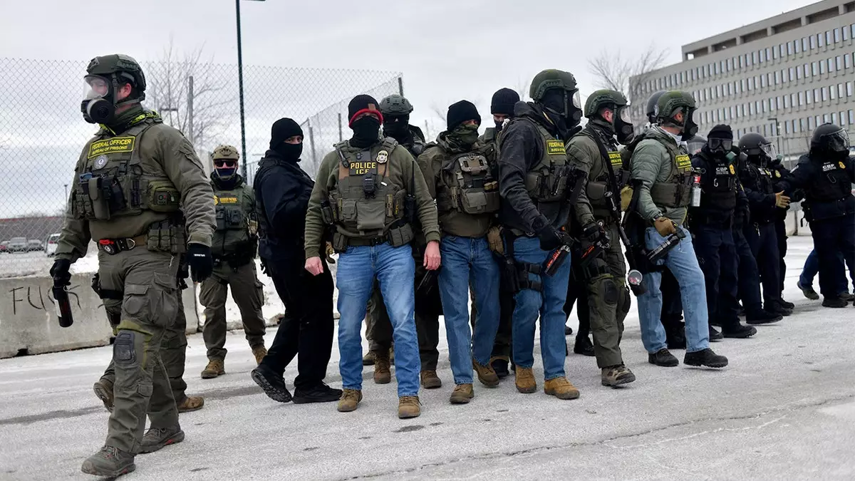 Федеральный судья признал адвоката Министерства юстиции виновным в неуважении к суду по делу об иммиграционной службе.