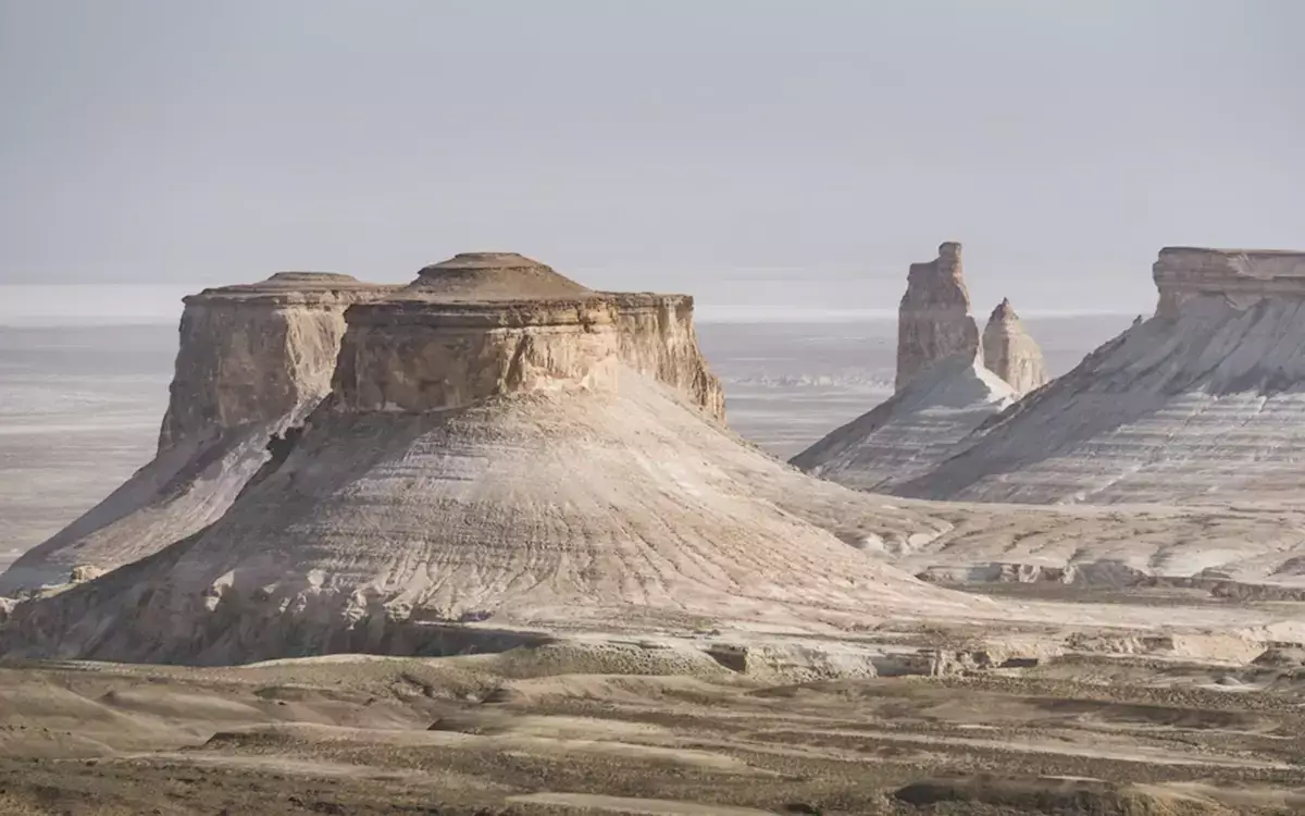 Наравне с Сахарой и Гоби: The Telegraph включил Мангистау в Топ-10 пустынь мира - новости на Lada.kz 19.02.2026
