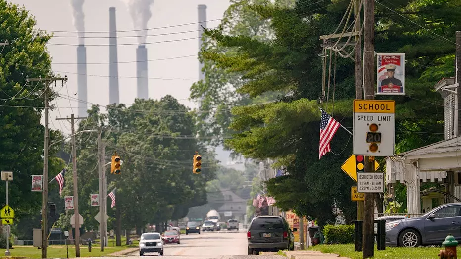Администрация Трампа наращивает усилия по возрождению угольной промышленности на фоне роста спроса на электроэнергию.