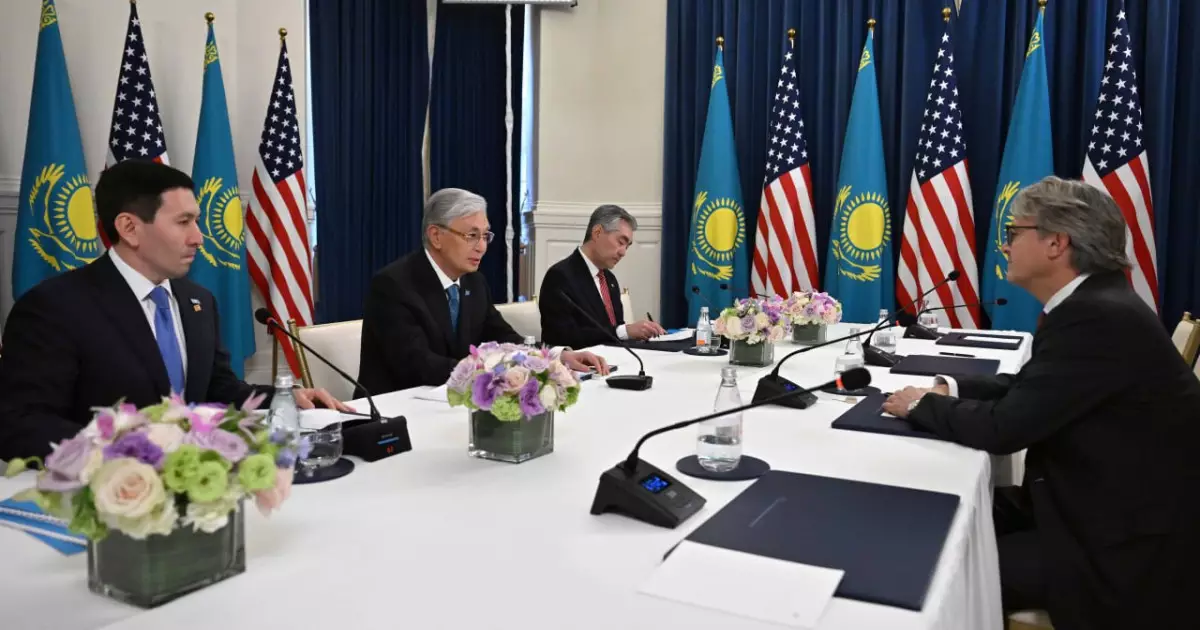  Қасым-Жомарт Тоқаев Ashmore Group компаниясының бас директоры Марк Кумбсты қабылдады 