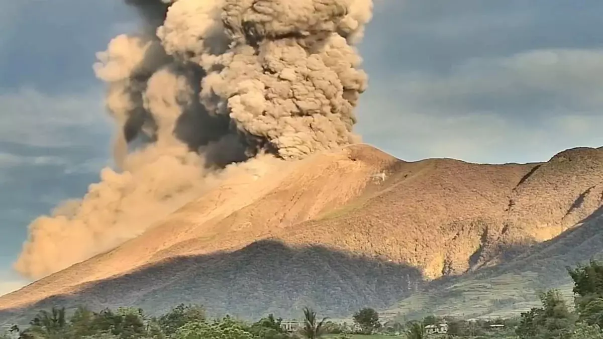 На Филиппинах произошло извержение вулкана