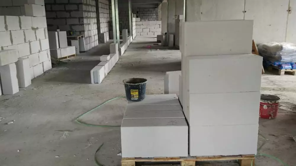 “Левые“ договоры и сумки с наличкой: как застройщики Казахстана пытаются обходить закон о дольщиках