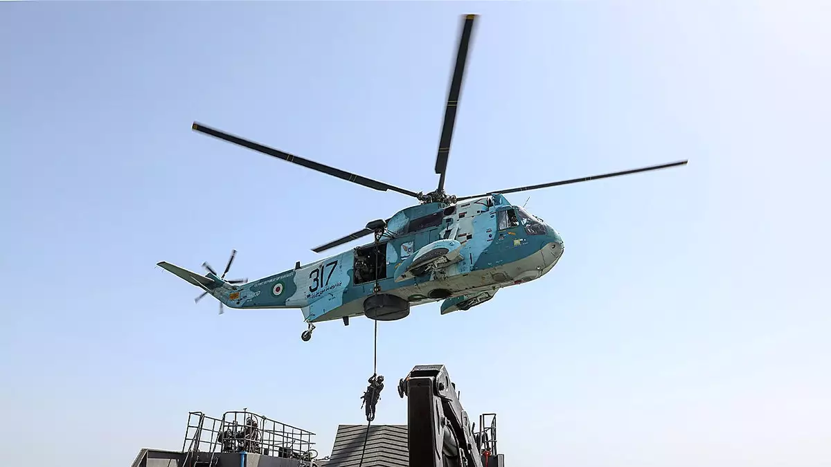 Иран скрытно передислоцировал ударные дроны на фоне учений России в Ормузском проливе, заявляет эксперт.