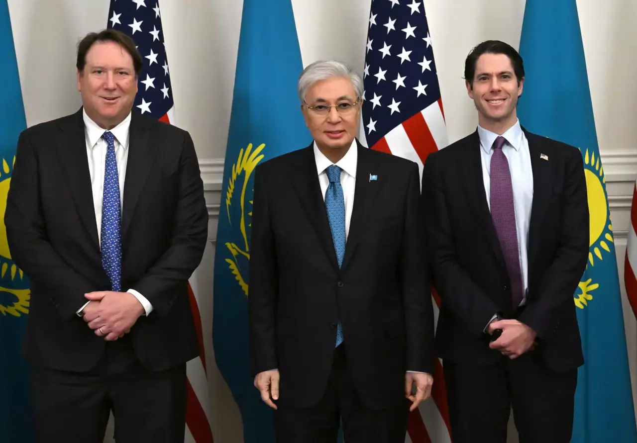 Президент Казахстана принял исполнительного директора DFC Бена Блэка