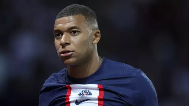 Скандал продолжается: ПСЖ выплатил Мбаппе не всё