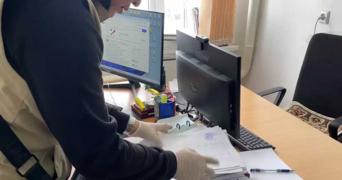  Түркістан облысында білім бөлімінің 18 лауазымды тұлғасы ақша жымқырған 