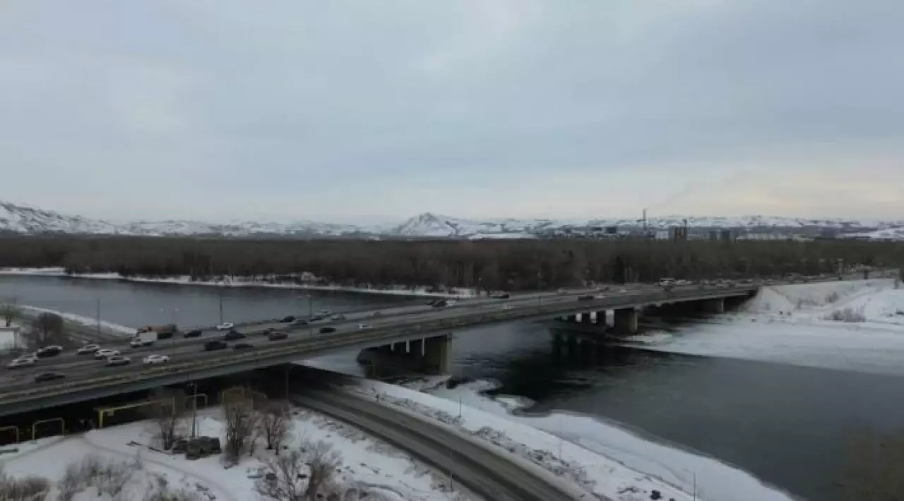 Главный мост Усть-Каменогорска снова требует ремонта