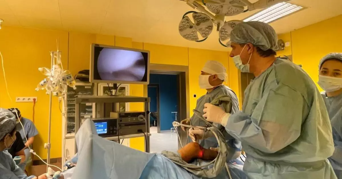   Алматының Балаларға шұғыл медициналық көмек көрсету орталығында 8 бірегей артроскопиялық ота жасалды   