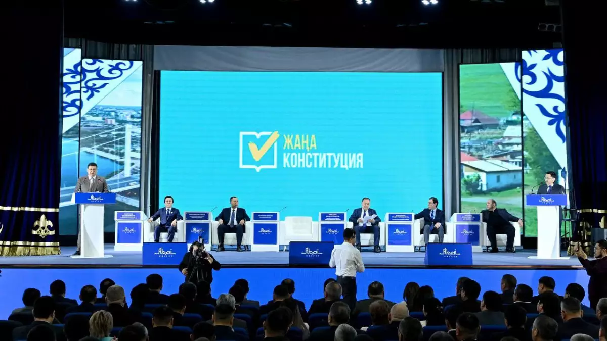 В Семее обсудили развитие села и проект новой Конституции