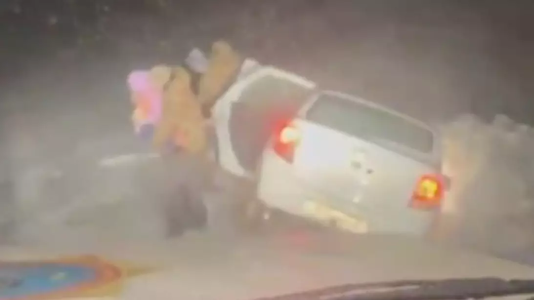 Бала мен жүкті әйел: Боранда далада қалған отбасы құтқарылды