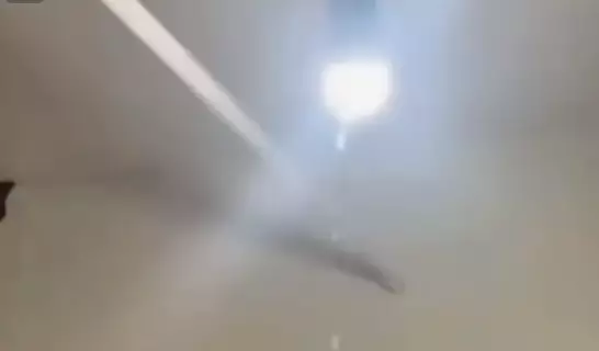 Қостанай облысында 2024 жылы ғана салынған жаңа үйдің төбесінен су сорғалауда