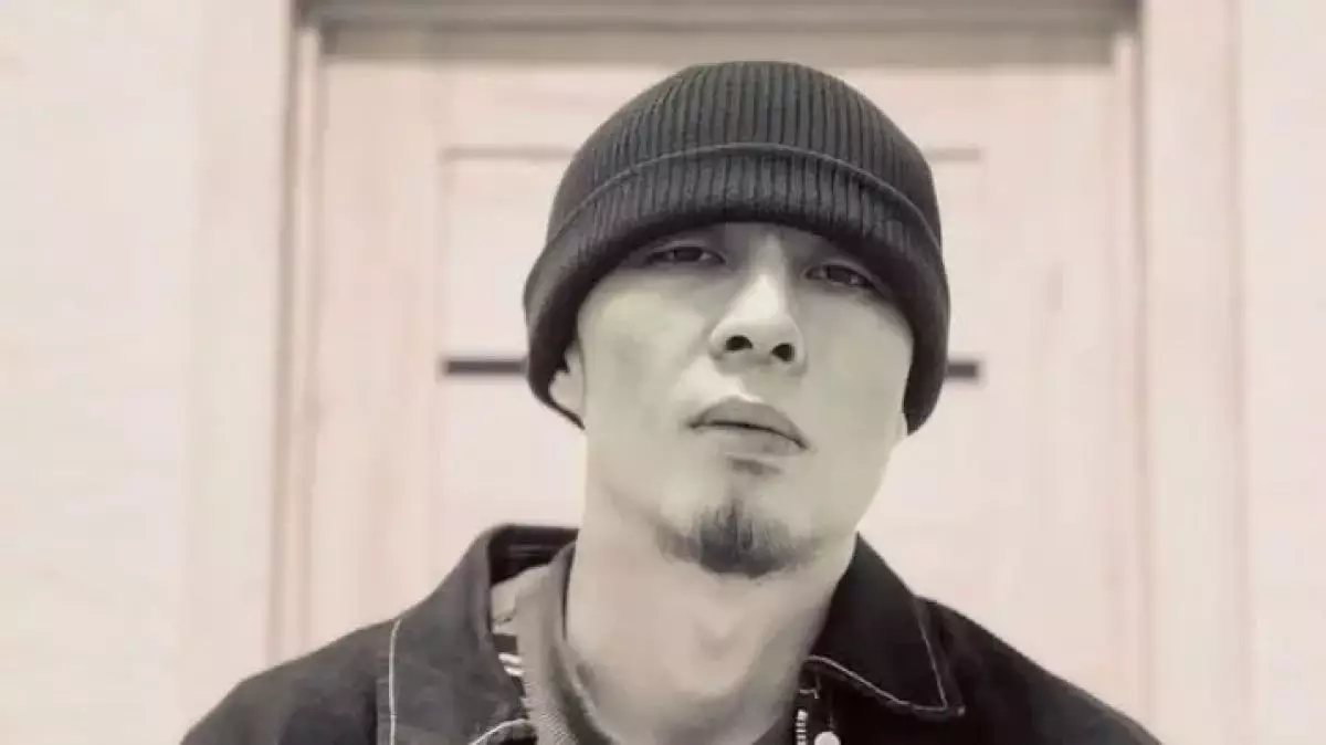 Суд обязал рэпера Qarakesek пройти лечение у психиатра