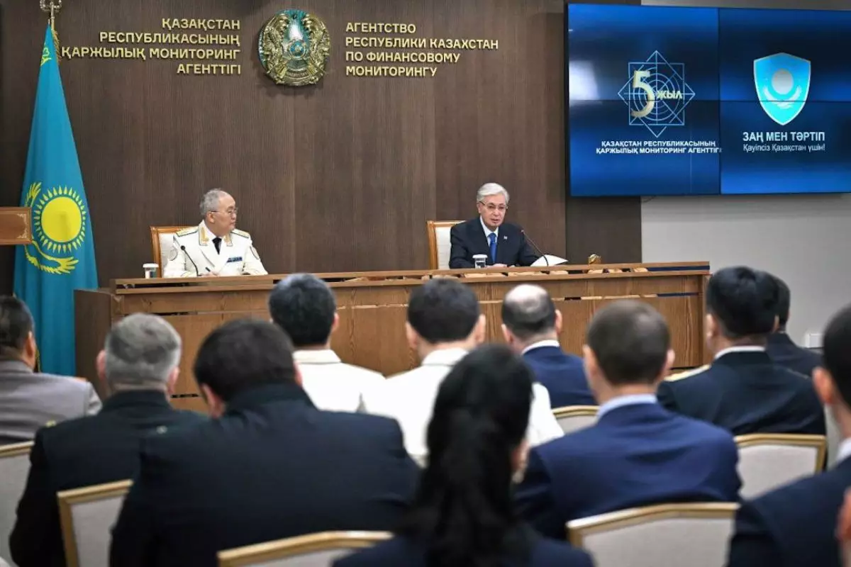 Нацбанк поставил под сомнение заявление Токаева о «перегоне» 7 трлн тенге через казахстанский банк