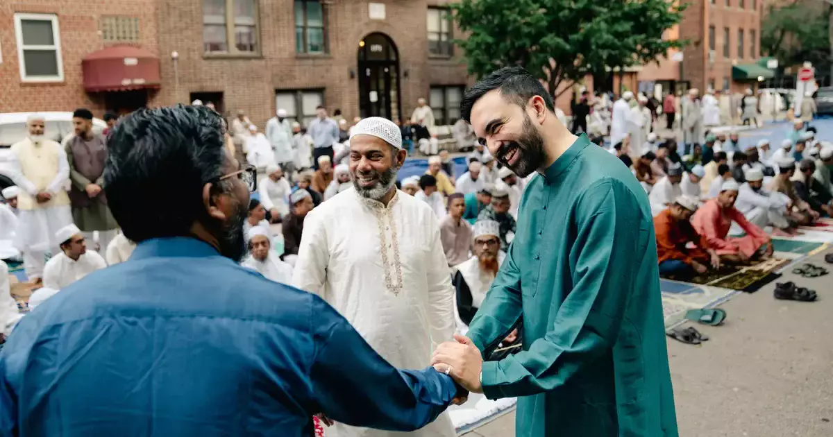 «Менің ең сүйікті айым»: Нью-Йорк Рамазанды мұсылман мэрмен қарсы алды (ВИДЕО)