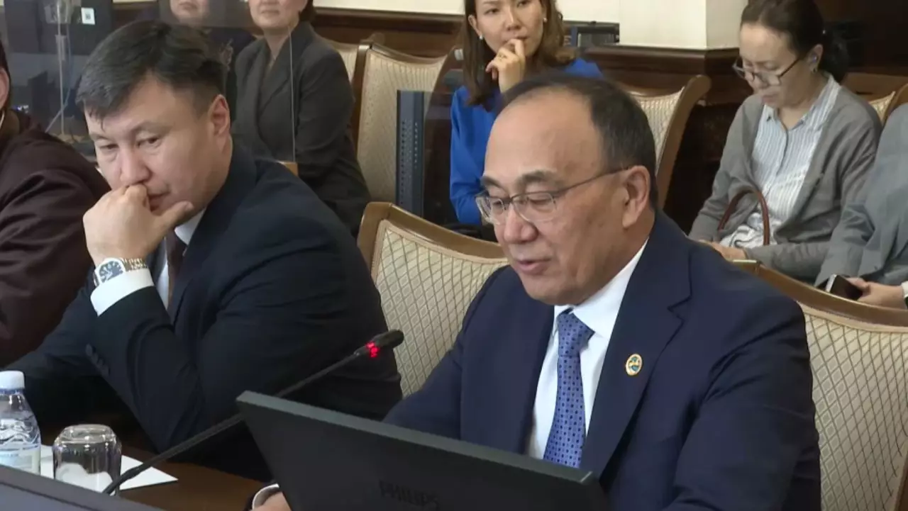 Ғалымдар жаңа Конституция жобасы жайлы ой бөлісті