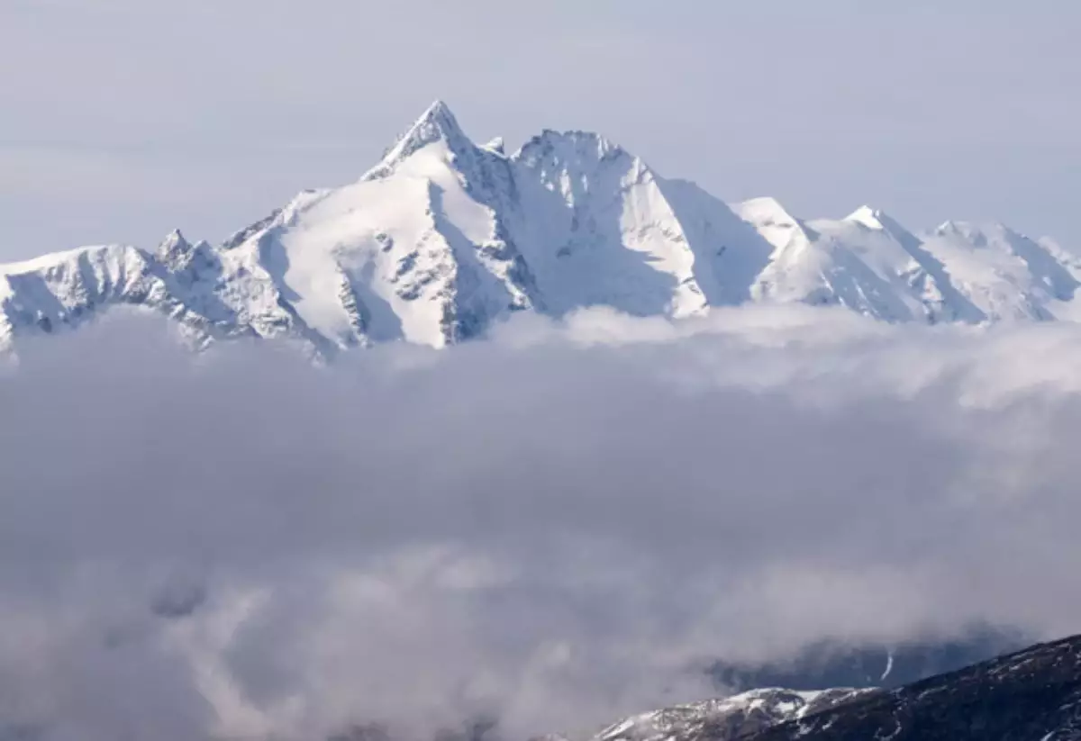 Альпинист қызды тауда қалдырып кеткен: Ер адам сол үшін кісі өліміне күдікті болды