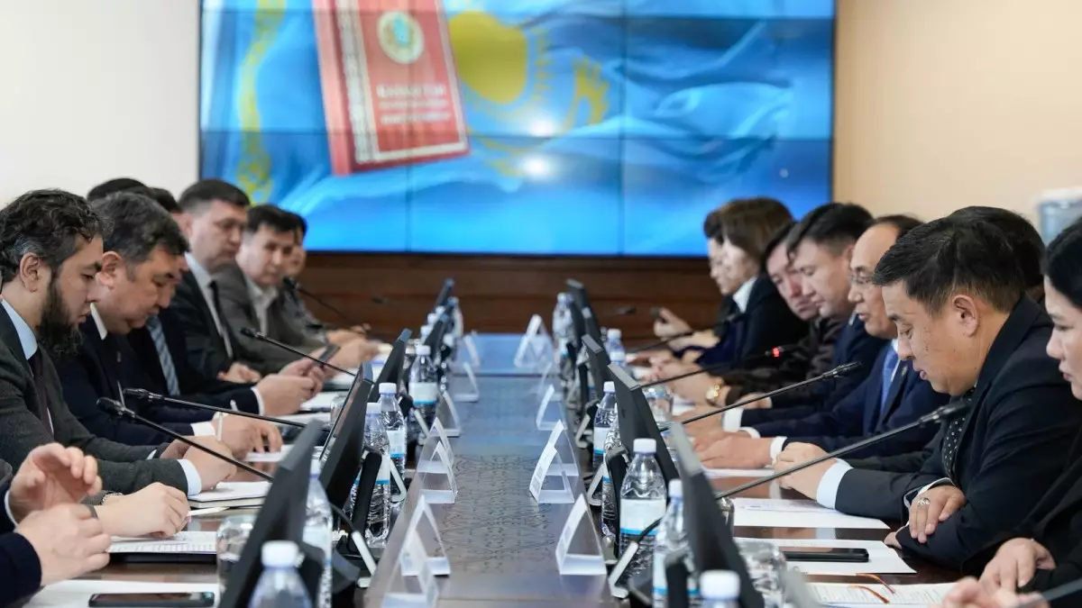 ЕҰУ-де жаңа Конституция жобасы талқыланды