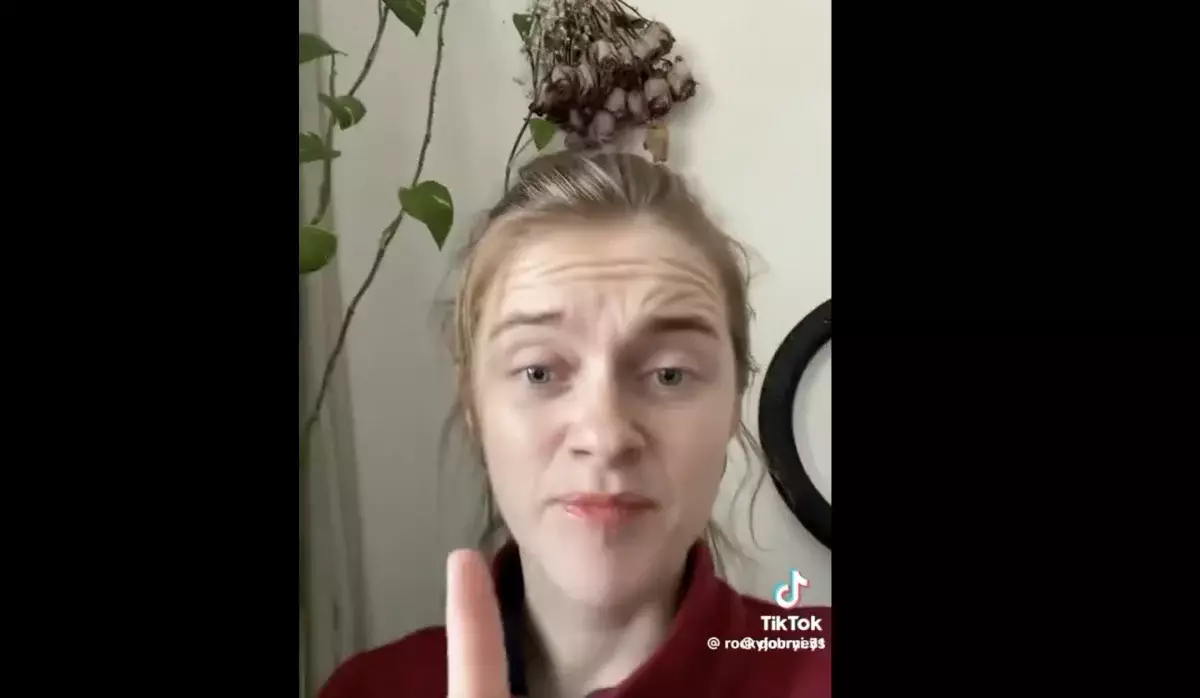 Казахскоговорящая американка возмутилась обслуживанием на русском в ресторанах Алматы