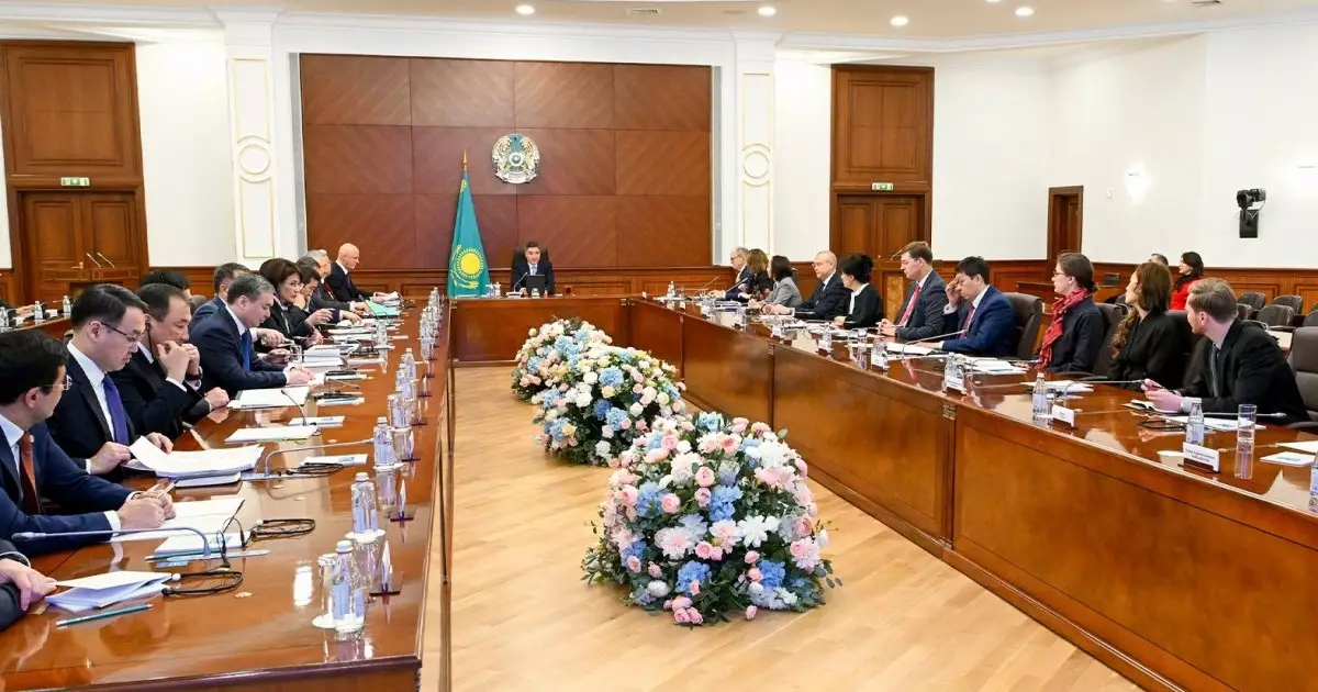  Олжас Бектенов Инвестициялық ахуалды жақсарту жөніндегі кеңестің отырысын өткізді 