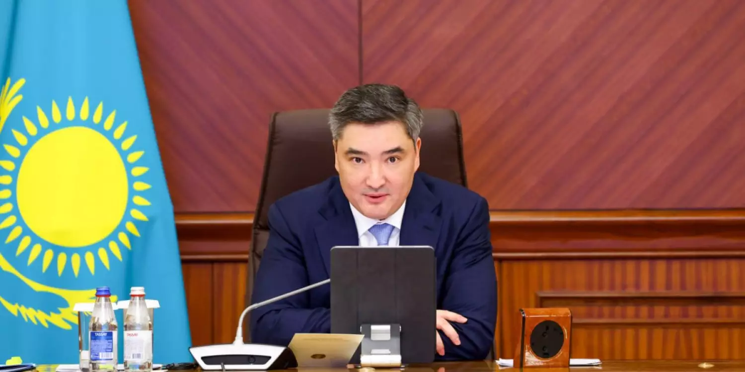 Бектенов инвесторларға жаңа Конституцияның маңызын түсіндірді