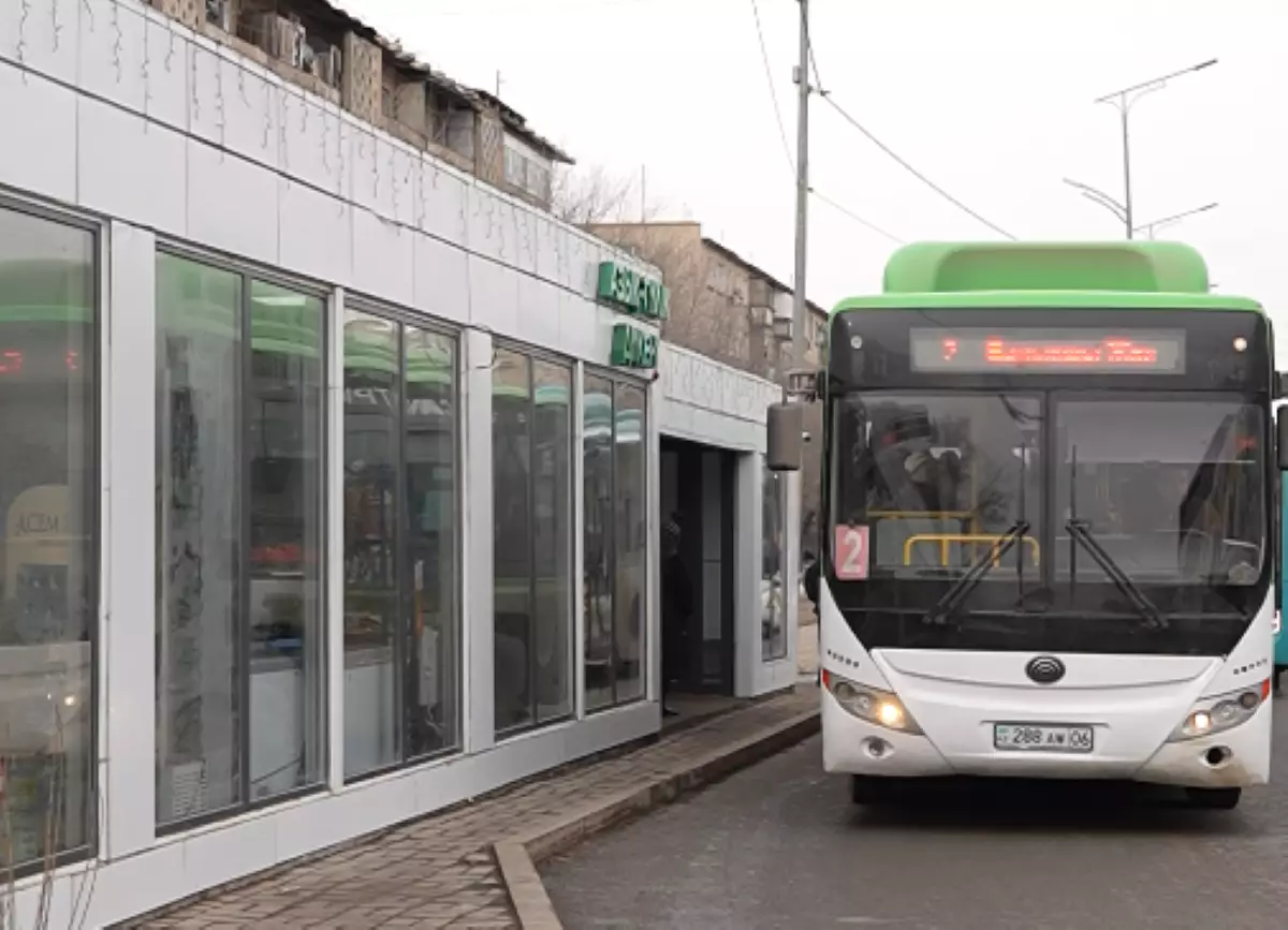 Остановки в Атырау передали бизнесу на 10 лет