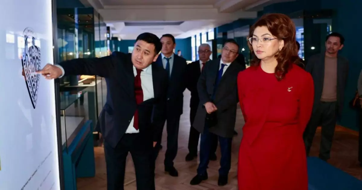   Аида Балаева Ұлттық орталық музейдегі «Алтын Орда» деп аталатын жаңа залды аралады   