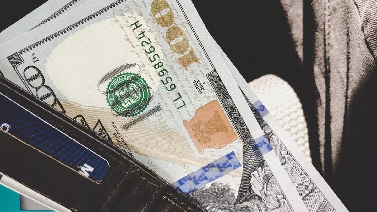 Доллар в Казахстане подорожал перед выходными