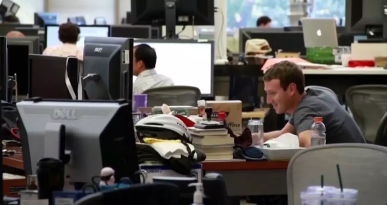 М. Цукерберг: Instagram тәуелді қылмайды