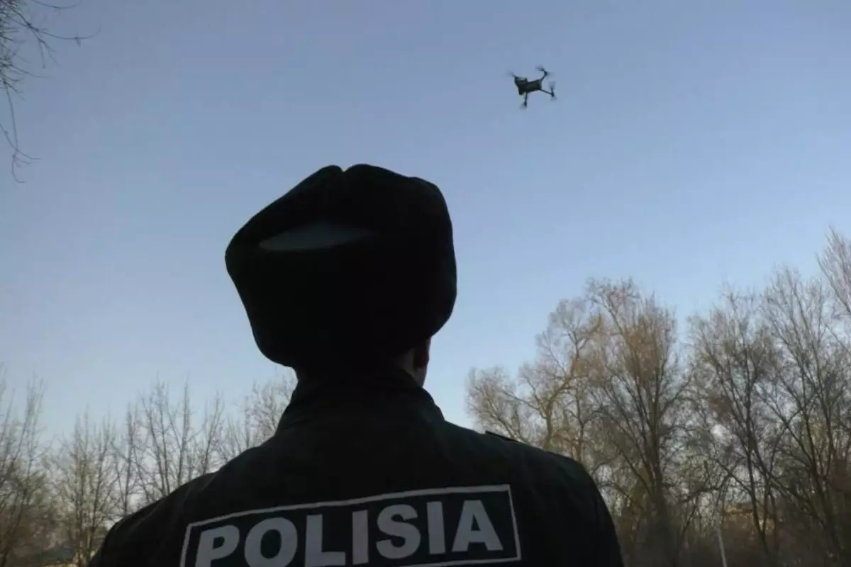 В Алматы полицейские дроны начали предупреждать нарушителей через громкоговорители