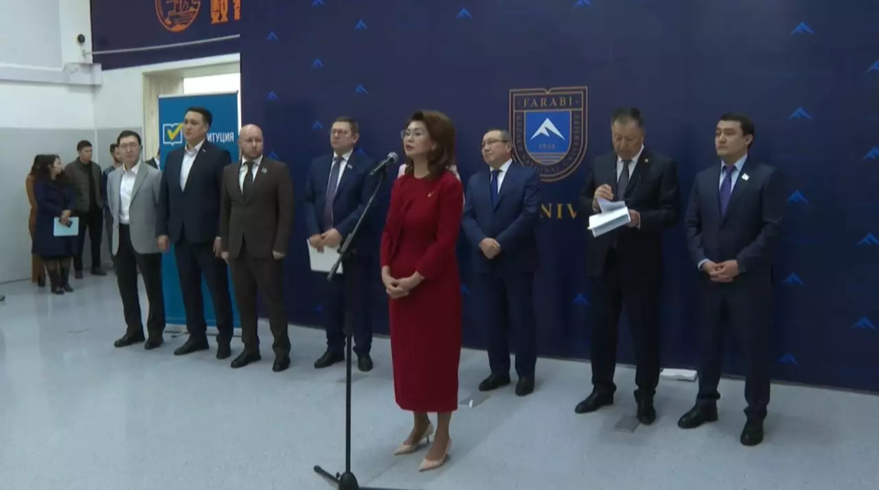 Алматыда жастар жаңа Конституция жобасын талқылады