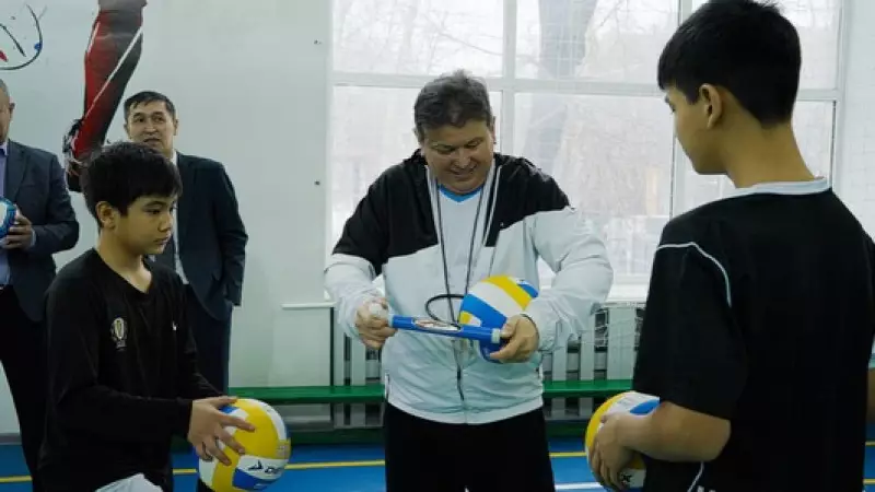 «Шахтёр» футбол клубы балалармен кездесті