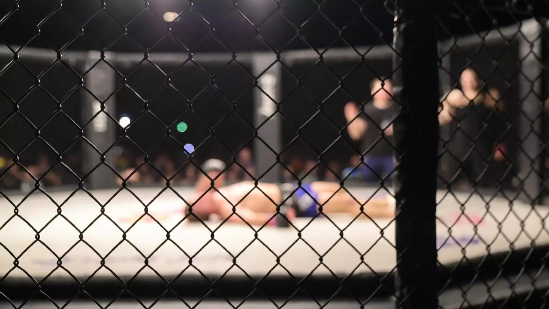 Боец из Караганды впал в кому после турнира по жекпе-жек