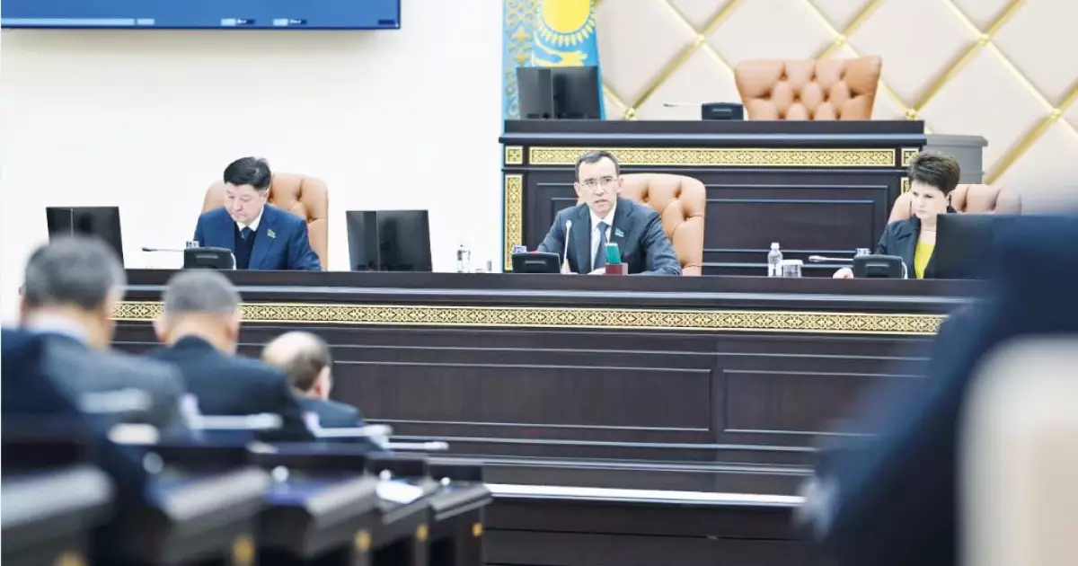   Жаңа Конституция ережелерін түсіндіру үшін өңірлерге барады   