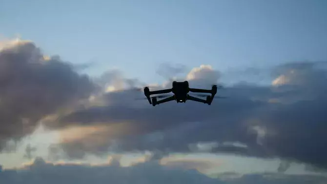 Говорящие дроны патрулируют улицы в Казахстане.