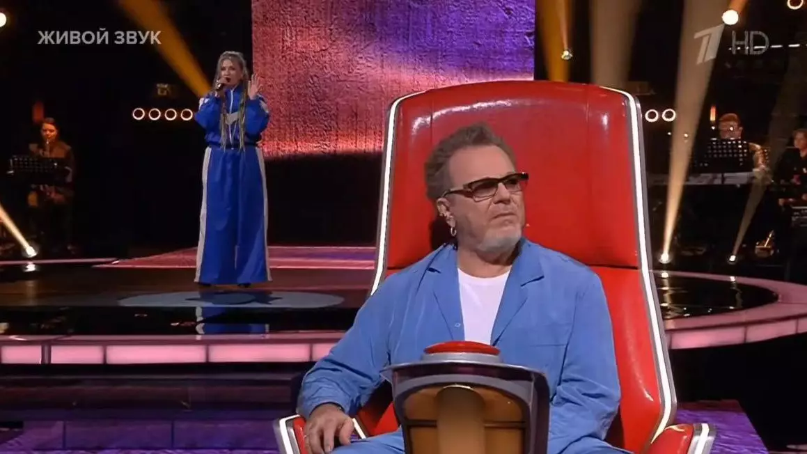 Уроженка Караганды покорила судей проекта "Голос"