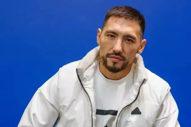 Жәнібек Әлімханұлы бір жылға кәсіби жекпе-жектерден шеттетілді