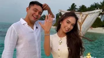 "Махаббаттарың мәңгі, ниеттерің ақ болсын!". Әнші Жазира Байырбекова ұлына қатысты қуанышты жаңалығын жеткізді