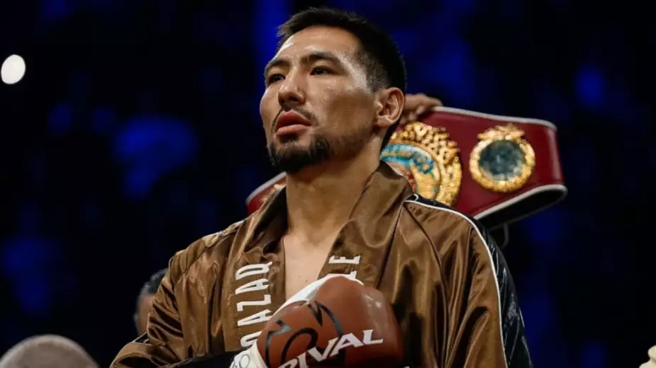 Как Алимханулы может остаться чемпионом? Ответ WBO