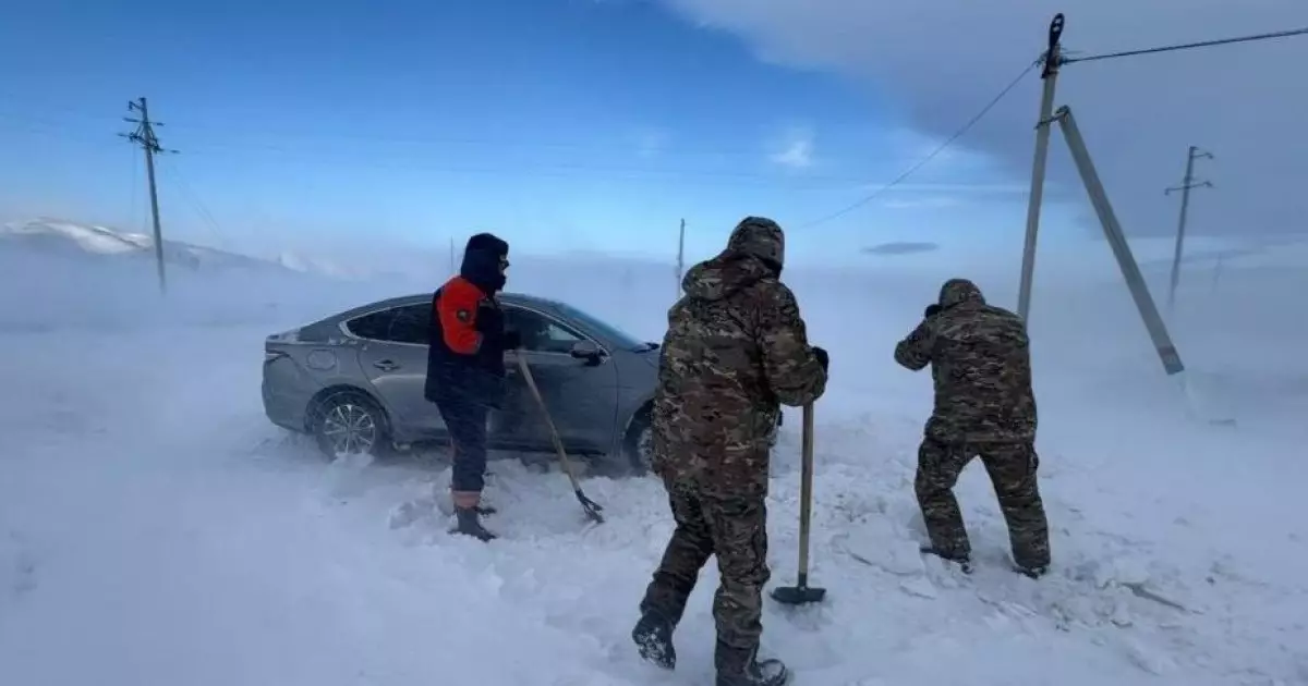  `Жарық пен газ өшті` – Жамбыл облысында секундына 30 метрге дейін жететін дауыл болды 